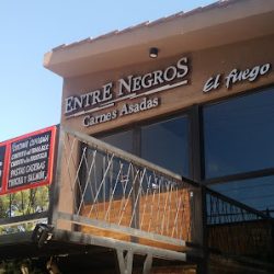 Entre Negros (Restaurantes en Merlo San Luis)