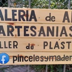 Pinceles Y Maderas Taller De Arte Y Artesanías