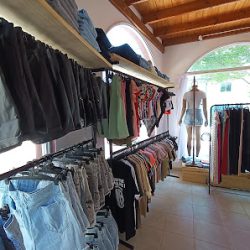 Tokyo St. (Tiendas de ropa en Merlo San Luis)